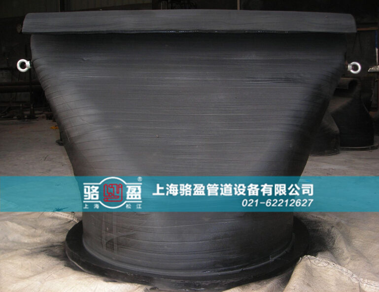宜春奉新縣橡膠法蘭式鴨嘴閥實(shí)景圖